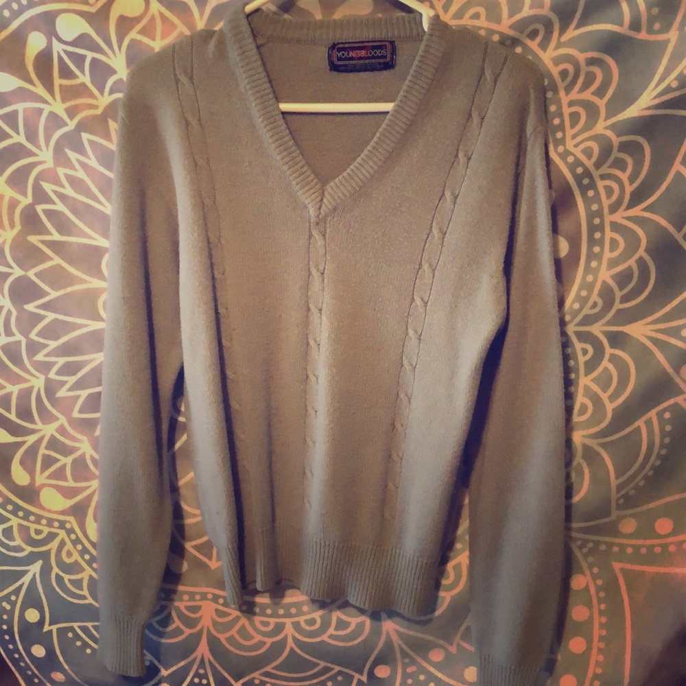 VINTAGE V-Neck Cable Sweater
